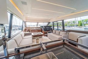 Prestige 690 Fly