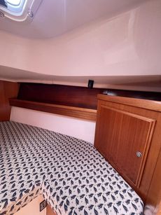 Beautifully maintained Dufour 32 Classic wheel steering shoal draft
