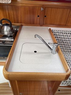 Beautifully maintained Dufour 32 Classic wheel steering shoal draft