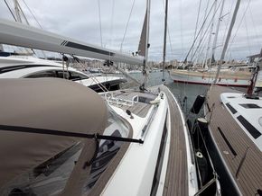 2018 Bavaria Vision 42 17