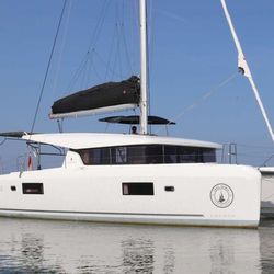 2023 Lagoon 42