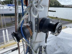 New Self Tailing Winches at mast