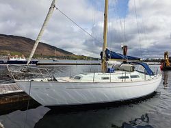 Camper & Nicholson 35