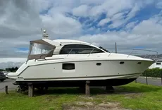 2011 Prestige 390 S