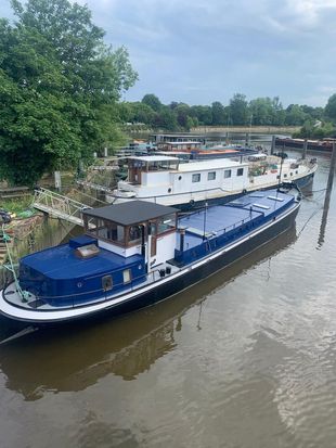Luxemotor with residential mooring