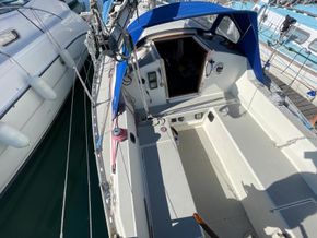 Moody 27 - cockpit