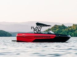 Moomba Max - Wakeboard Boat - High Perfo