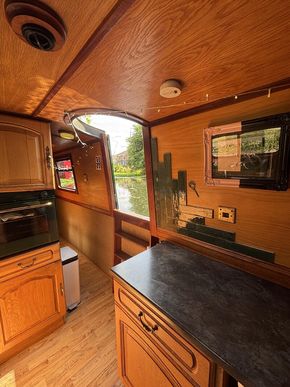 Swan hatch with newly refurbished and warrantied lock