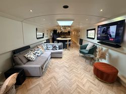 70' X 12'6 2021 2 Bed Widebeam Built by Collingwood Boats