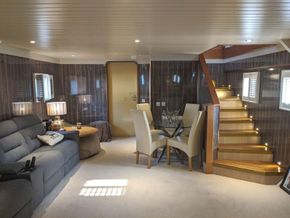 Custom Built Houseboat  - Saloon
