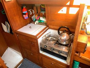 Cobra 750 Bilge keels - Galley