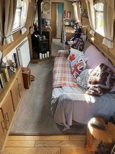 50 ft traditional live aboard narrowboat moorings available 