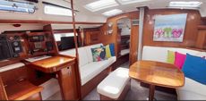 Exceptional condition Beneteau Oceanis 423 - Two Cabins