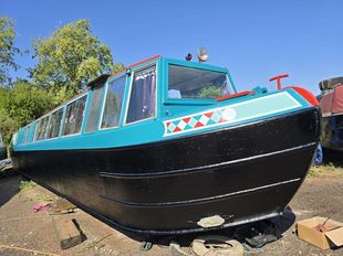 60' Semi Traditional Narrowboat - Liveaboard
