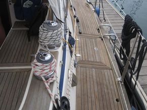 Hallberg Rassy 36 MKII - Side Deck