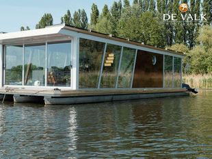 2022 Custom Built Houseboat luxe motor