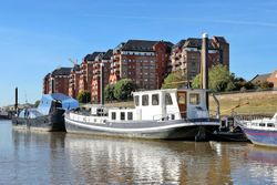 Beautiful two bedroom houseboat for sale, SW6