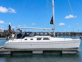 2010 Hunter Legend 41 Deck Saloon 1