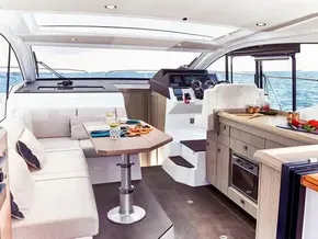 Sealine C335v