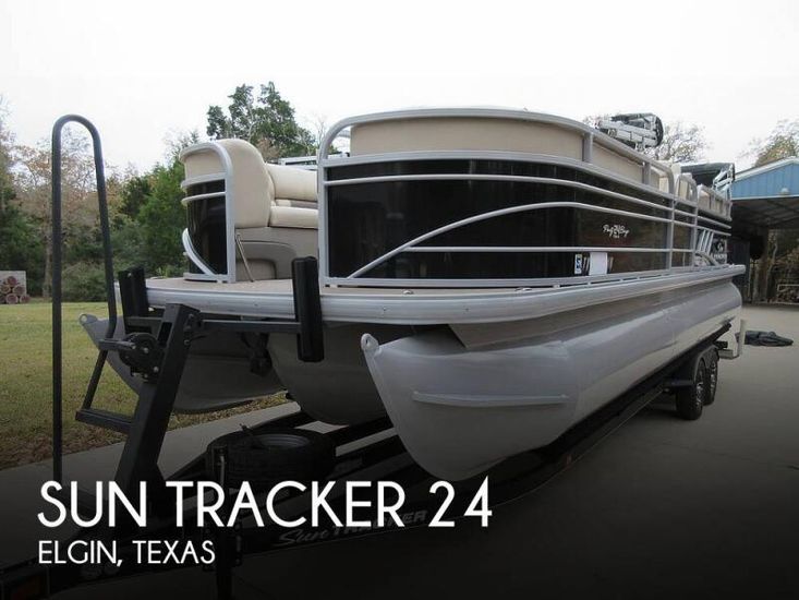 2020 Sun Tracker 24 party barge dlx