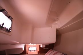 2010 Beneteau Oceanis 34 29