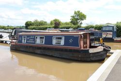 Cobblers Rest, 30ft Cruiser Style narrowboat