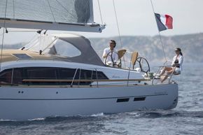 Manufacturer Provided Image: Wauquiez Pilot Saloon 48