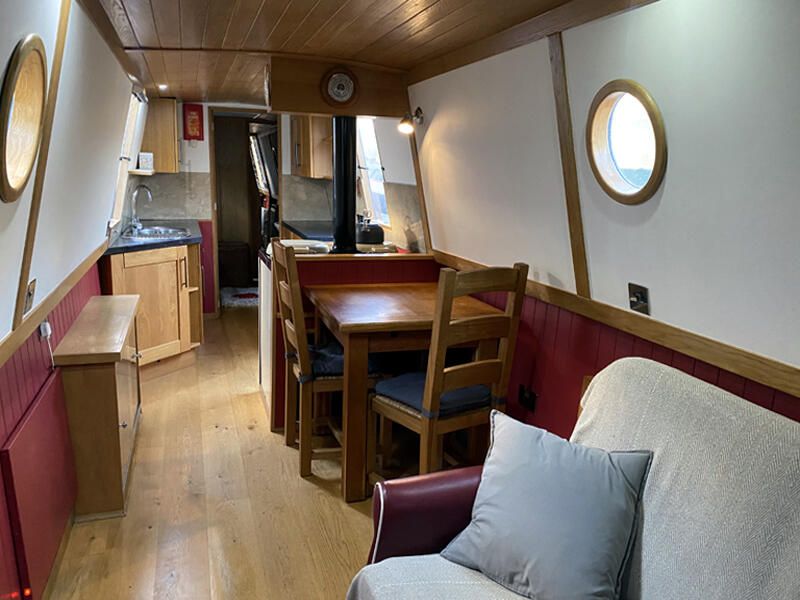 Saloon Aft Sofa 