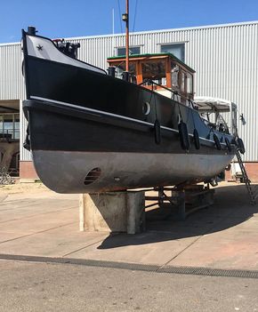 Motorsleepboot Carbon 15.63 met CBB