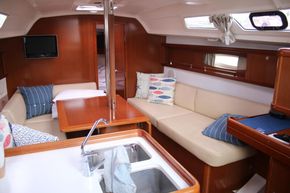 2010 Beneteau Oceanis 34 24