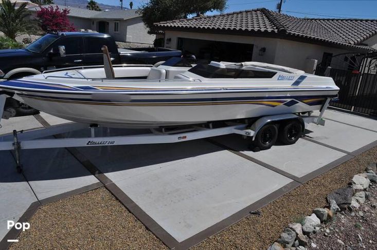 1998 Hallett 240 open bow