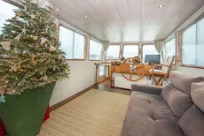 1911 Luxe Motor Dutch Barge