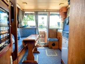 Sancerre 33 Sedan Recent engine - Looking Aft