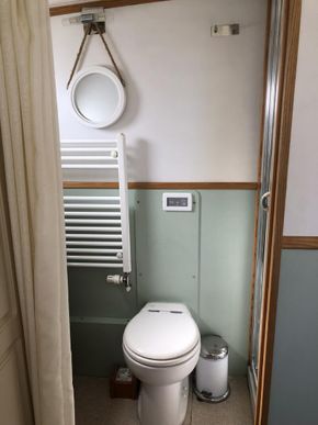 Master cabin bathroom 