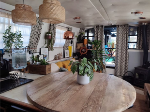 Lovely Widebeam Canal boat 47ft by 10ft