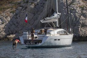 Manufacturer Provided Image: Wauquiez Pilot Saloon 48