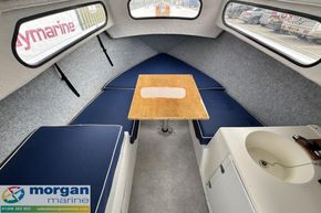 Hardy PH 17 - saloon