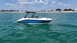 2021 Sea Ray 230SPX