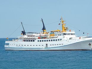 Classic Day-Passenger Vessel