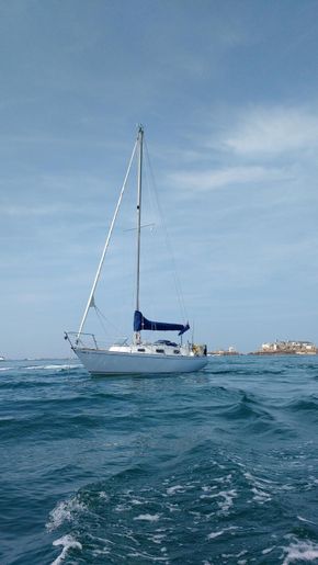 At anchor - Les Ecrehous