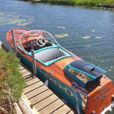 Riva Aquarama craftsman-built replica