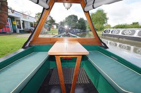 Well deck forward