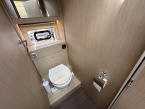 2022 Jeanneau NC 37 44