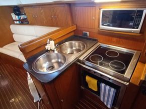 Bruce Roberts Mauritius 48  - Galley