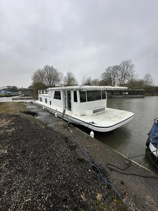Gibson Classic Houseboat- Serenity