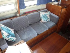 Coronet 32 Deepsea Motor Boat - Saloon