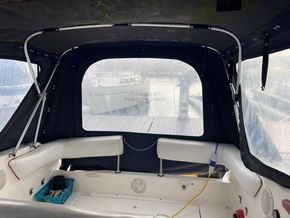 Sea Ray 230 DA  - Cockpit tent