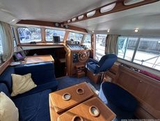 2001 Aquastar 38