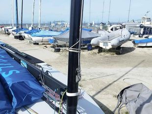 Carbon Mast + Sails
