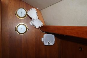 fan clock speaker